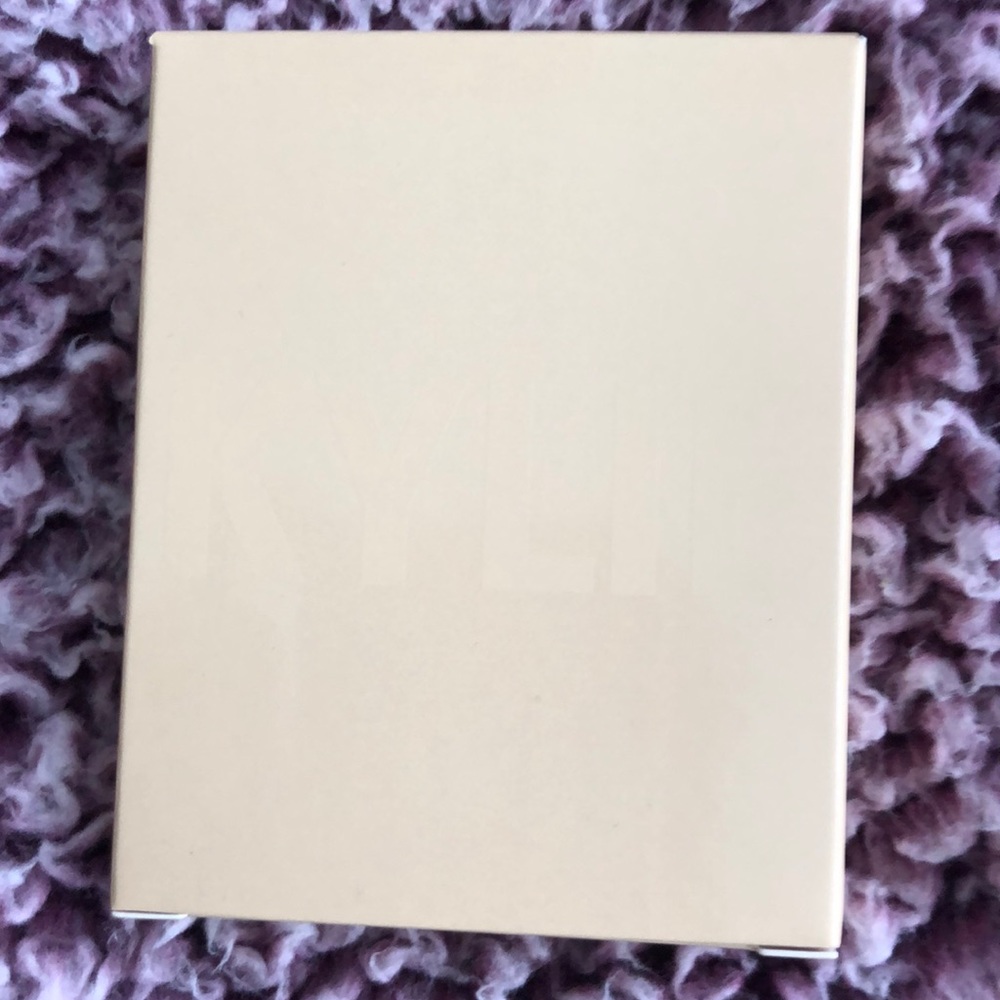 Kylie kylighiter-banana split